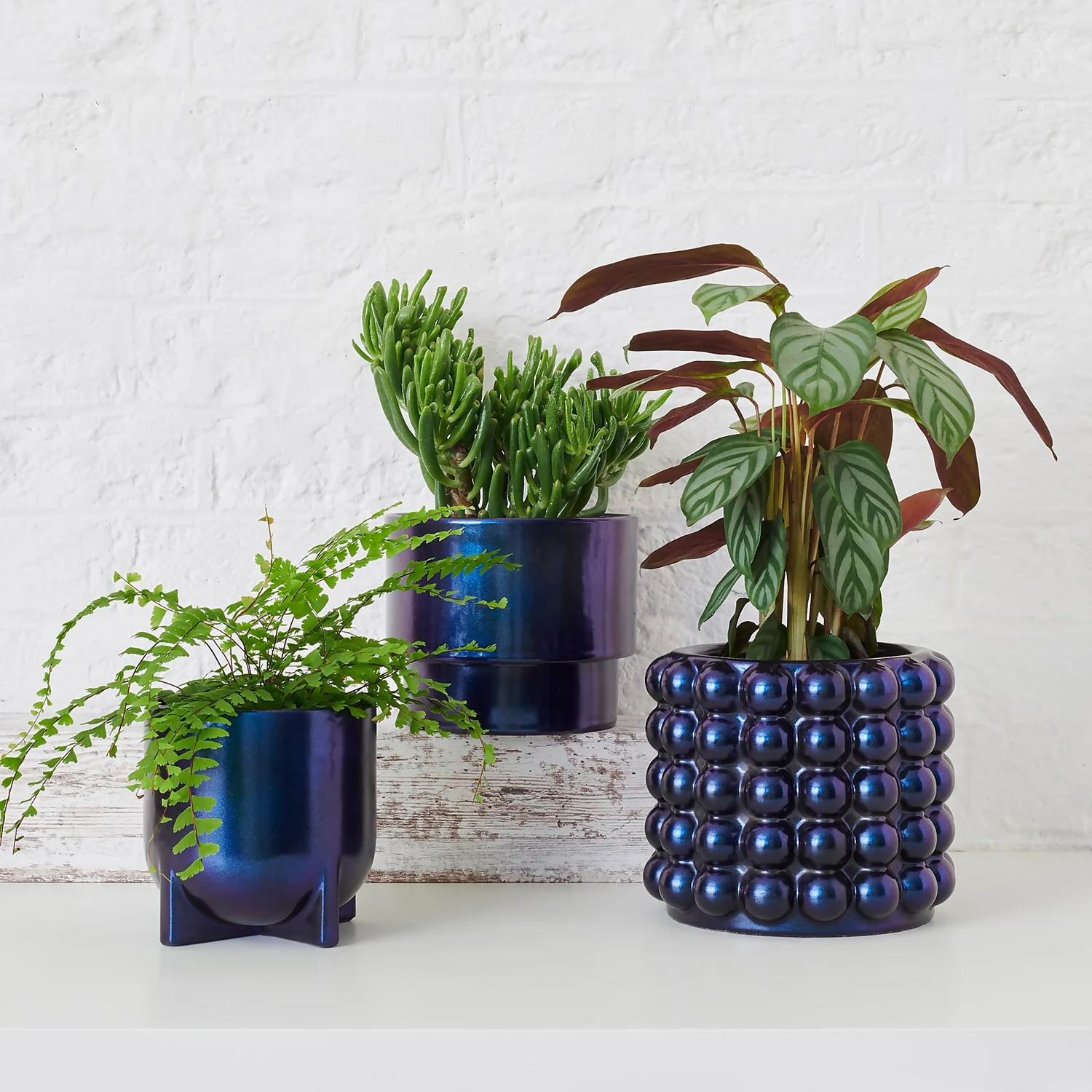 Rust-Oleum Colour Shift Spray Paint Cosmic Blue - 150ml 4 Rust-Oleum Colour Shift Spray Paint Cosmic Blue - 150ml - Image 2