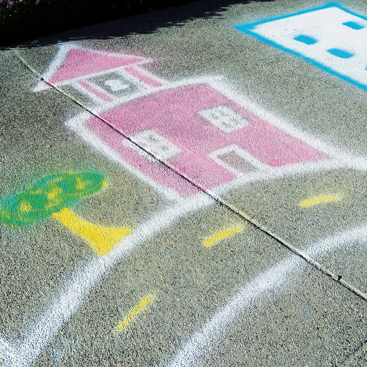 Rust-Oleum Spray Chalk Paint Blue - 150ml 7 Rust-Oleum Spray Chalk Paint Blue - 150ml - Image 5